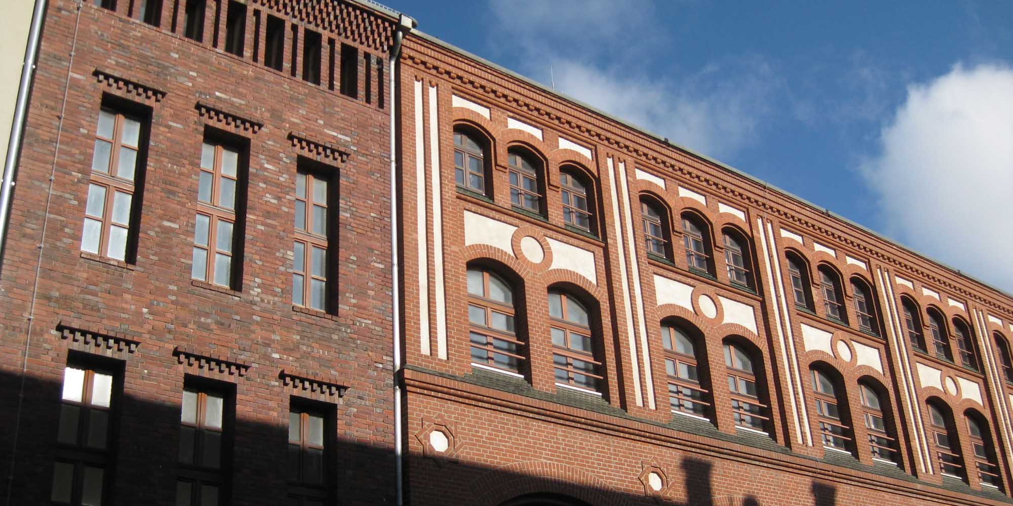 Ausstellungshalle Mitte 1